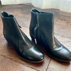 Sam Edelman Booties - Size 5
